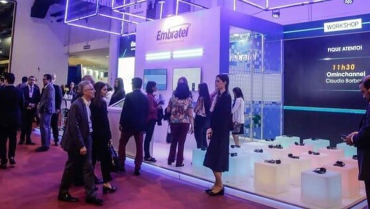 Imagem do estande da Embratel na CIAB 2018