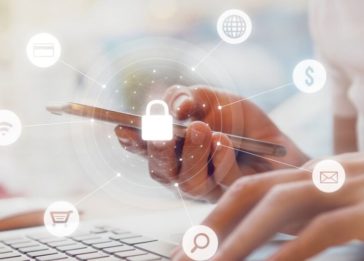 Imagem conceito de segurança de dispositivos eletrônicos, como celular e laptop