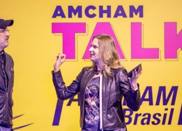 Simone Kliass e Jason Bermingham falaram sobre assistentes virtuais na Amcham Talks 2019