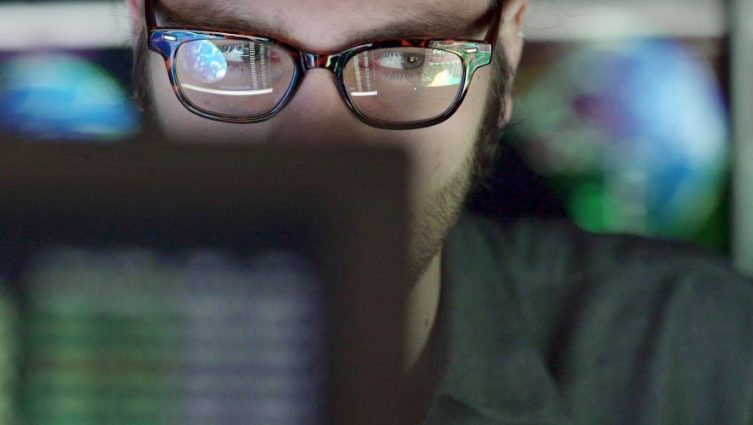 Por que sua empresa deve considerar investir em um SOC
