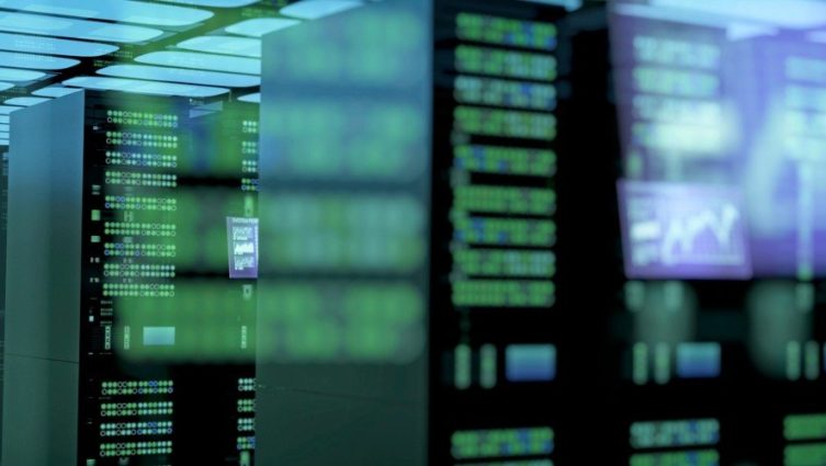 Servidores de um data center emparelhados