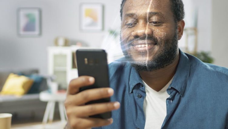 Como uma seguradora usa reconhecimento facial para validar contratos